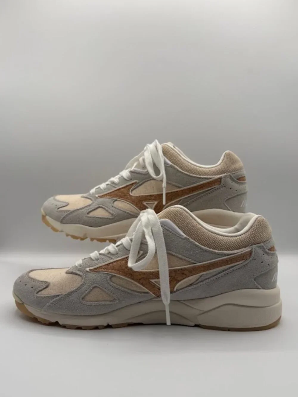 New Mizuno Men's Size 10 RB-LINE Sneakers SKY MEDAL Undyed White x Cork